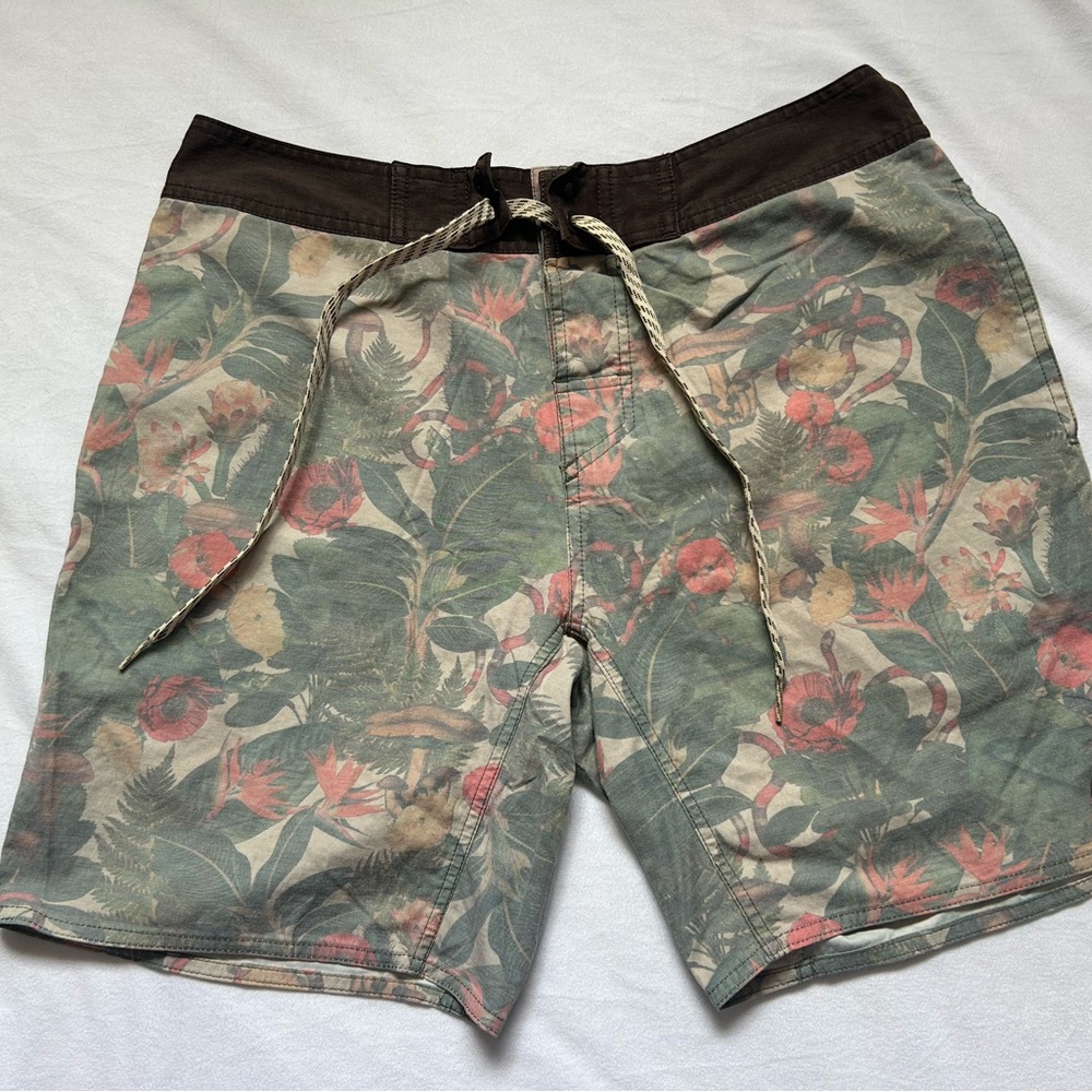 Tropical Floral Men's Board Shorts